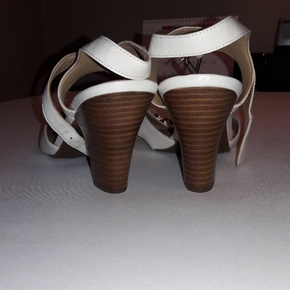 Sandals - Picture 3 of 3